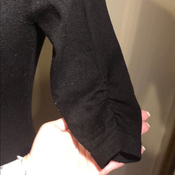 Ladies top - Picture 4 of 4